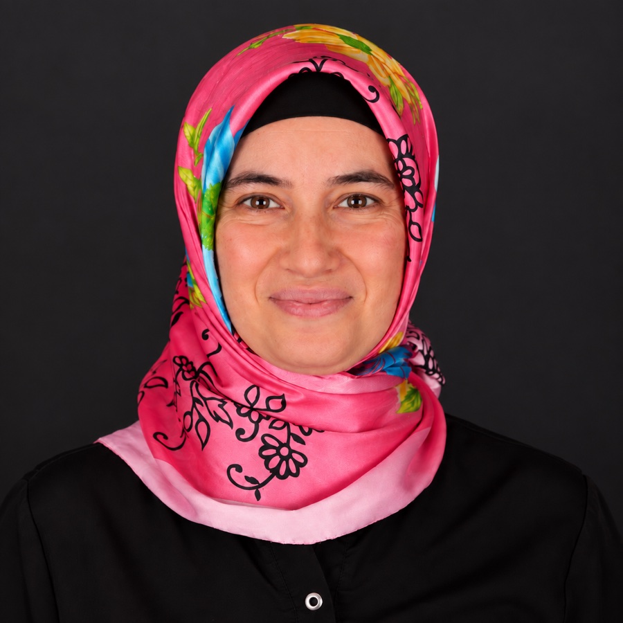 Elif Akyol, Cleaning and Service Attendant